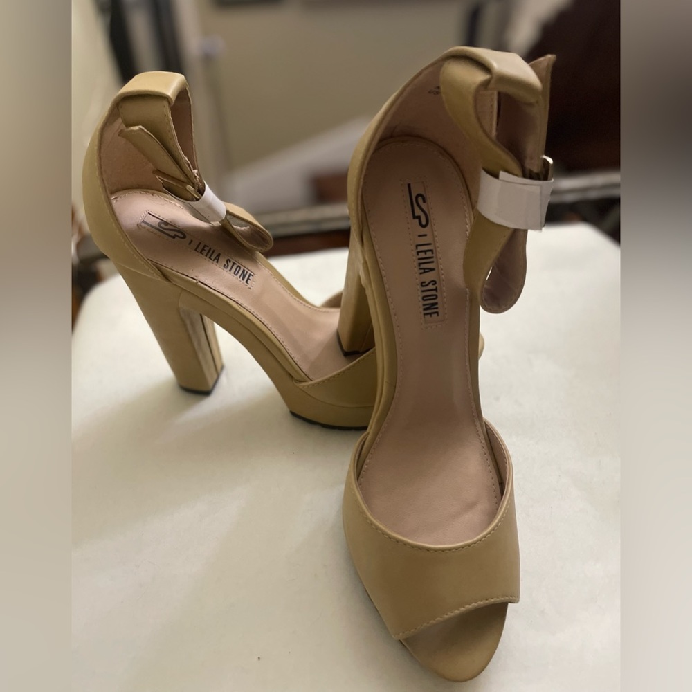 Leila Stone Platform Sandals with ankle Strap S 8
